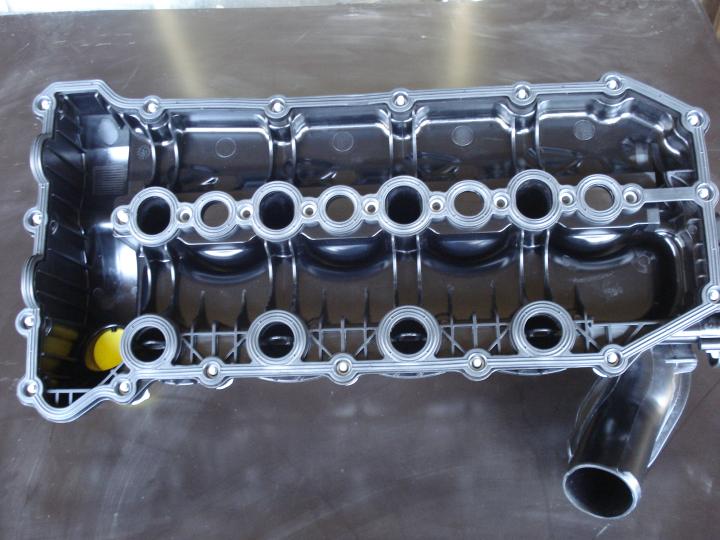 LR005659 Range Rover 3,6cc Καπακια αναθυμιασεων μηχανης